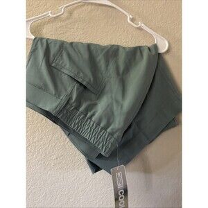32° Degrees Cool Women's Bottoms Green Short Size 20